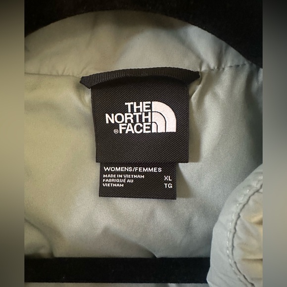 The North Face Women's Jacket - Picture 7 of 11